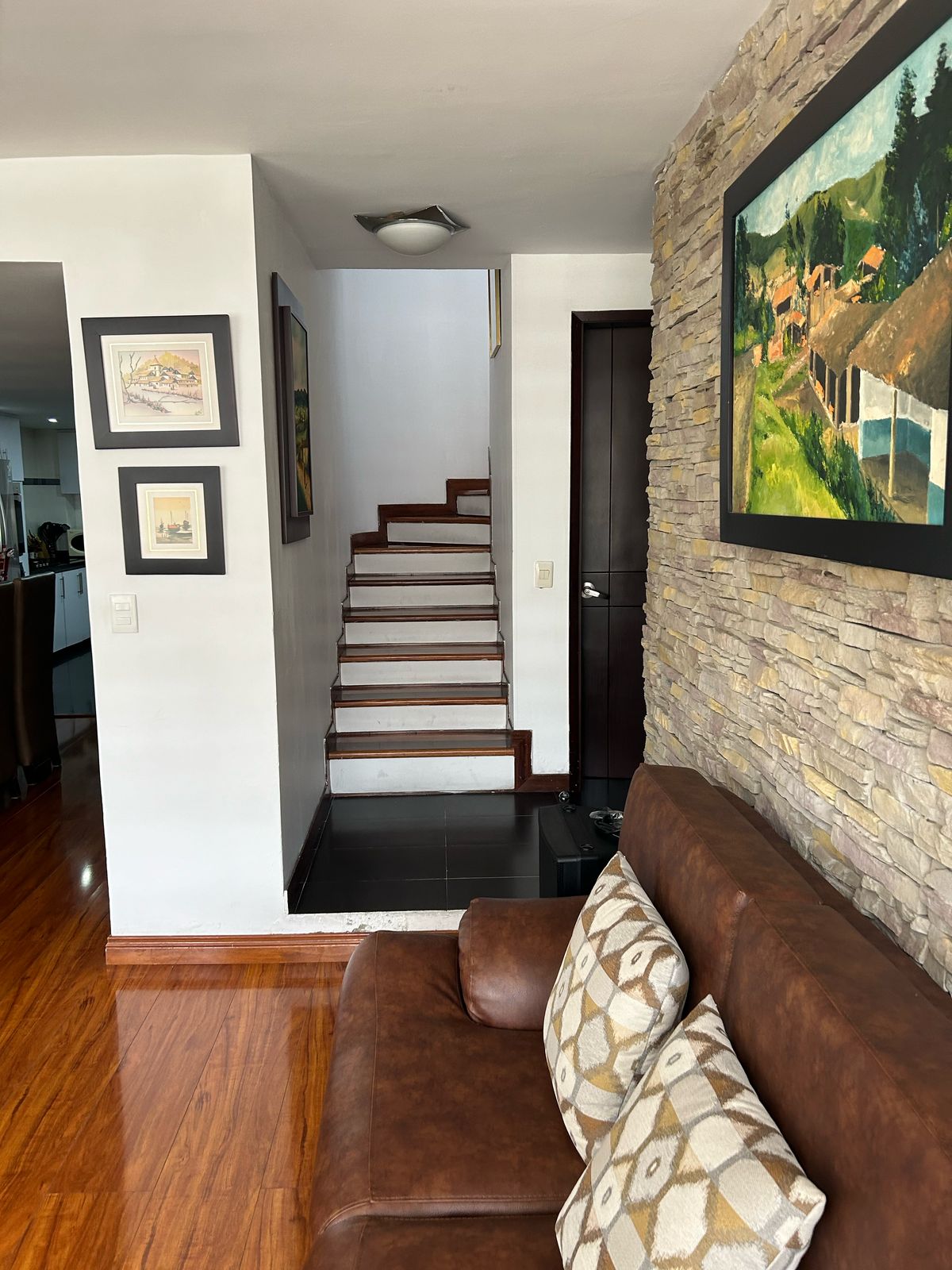 CASA URBANA - B/ LA COLINA