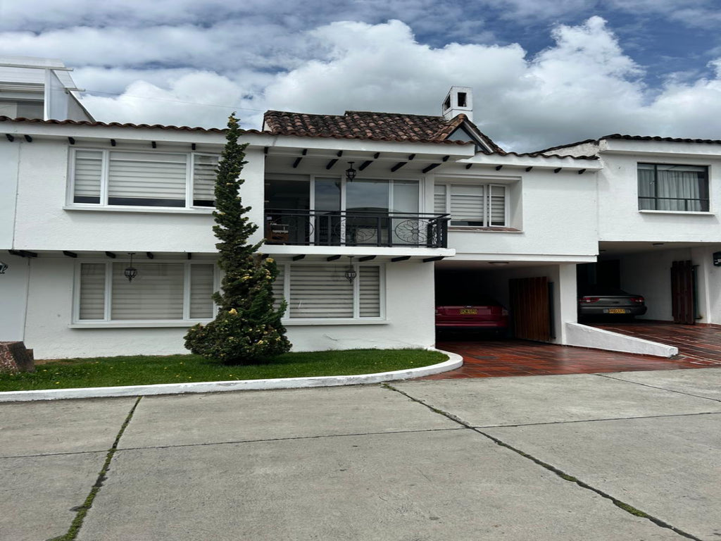 CASA URBANA - B/ LA COLINA